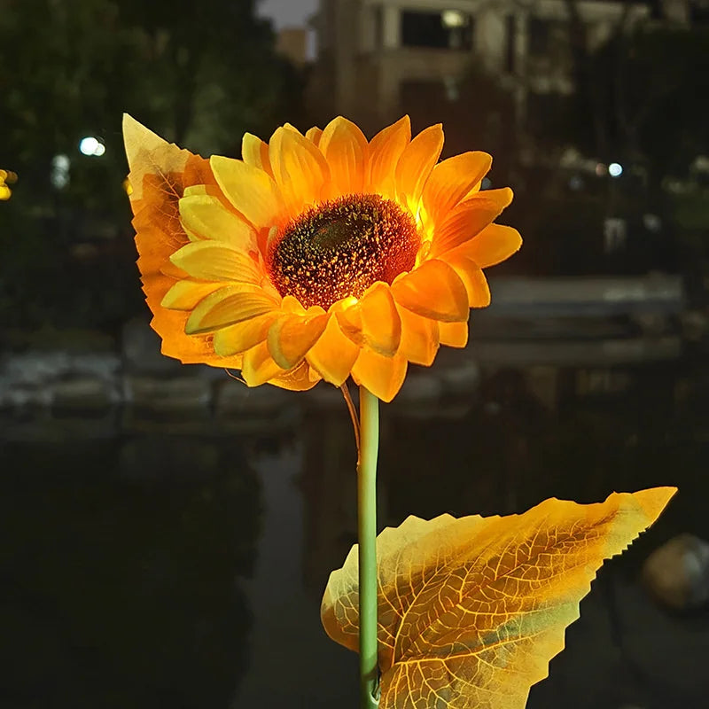 Solar Sunflower Garden Light